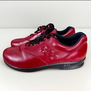 SAS USA Free Time Sz 8.5 M Red Leather Lace-Up Walking Sneaker Tripad Comfort